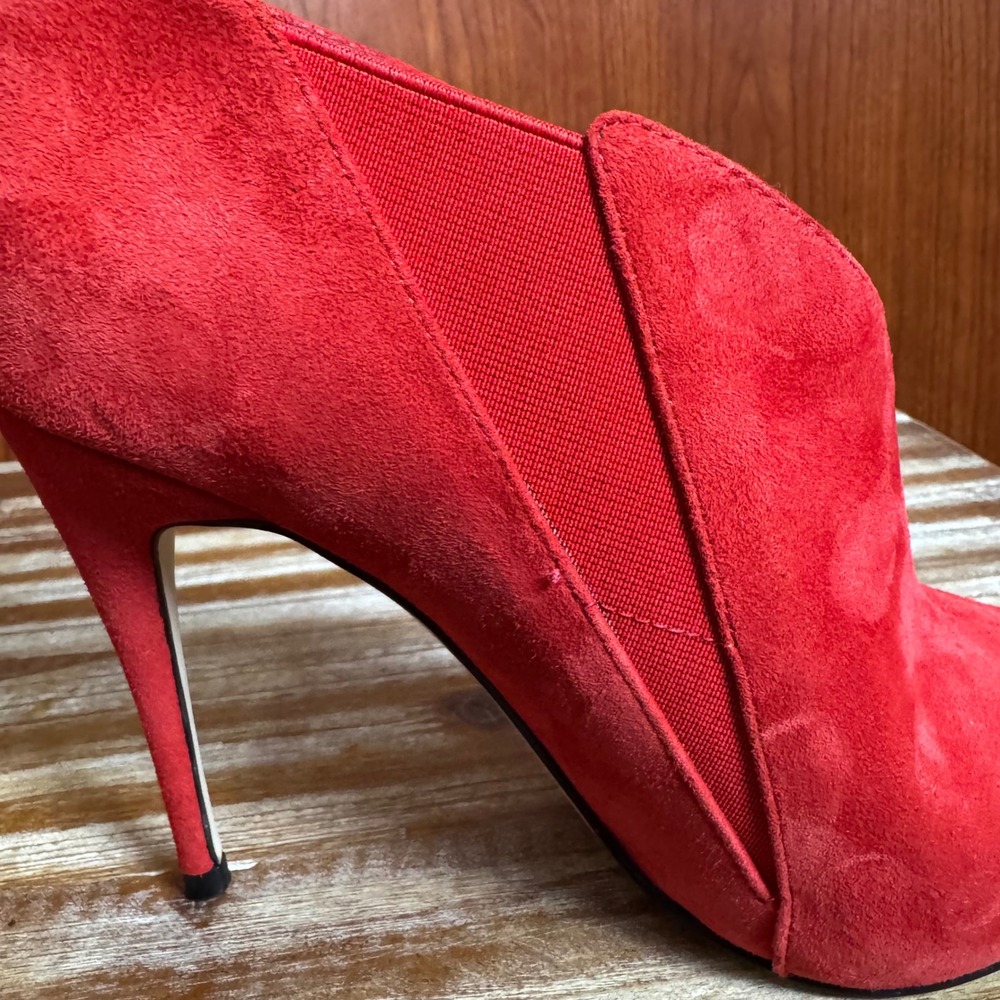 Guess Ondrea Red Suede Pointed Toe Stiletto Bootie Pumps Womens 7.5 Glam Chic - Picture 5 of 12